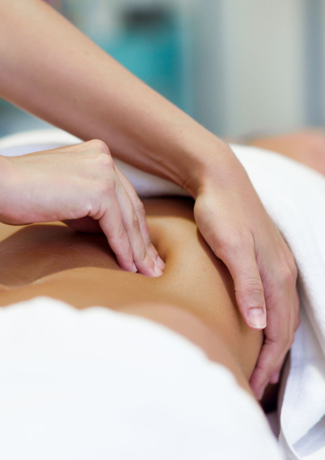 Osteopathische Untersuchung des Rückens bei Unique Connect