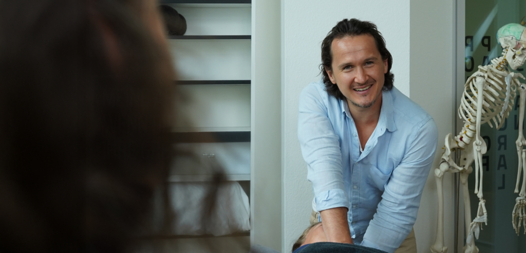 Dr. Artur Müller, Osteopath und Gründer von Unique Connect